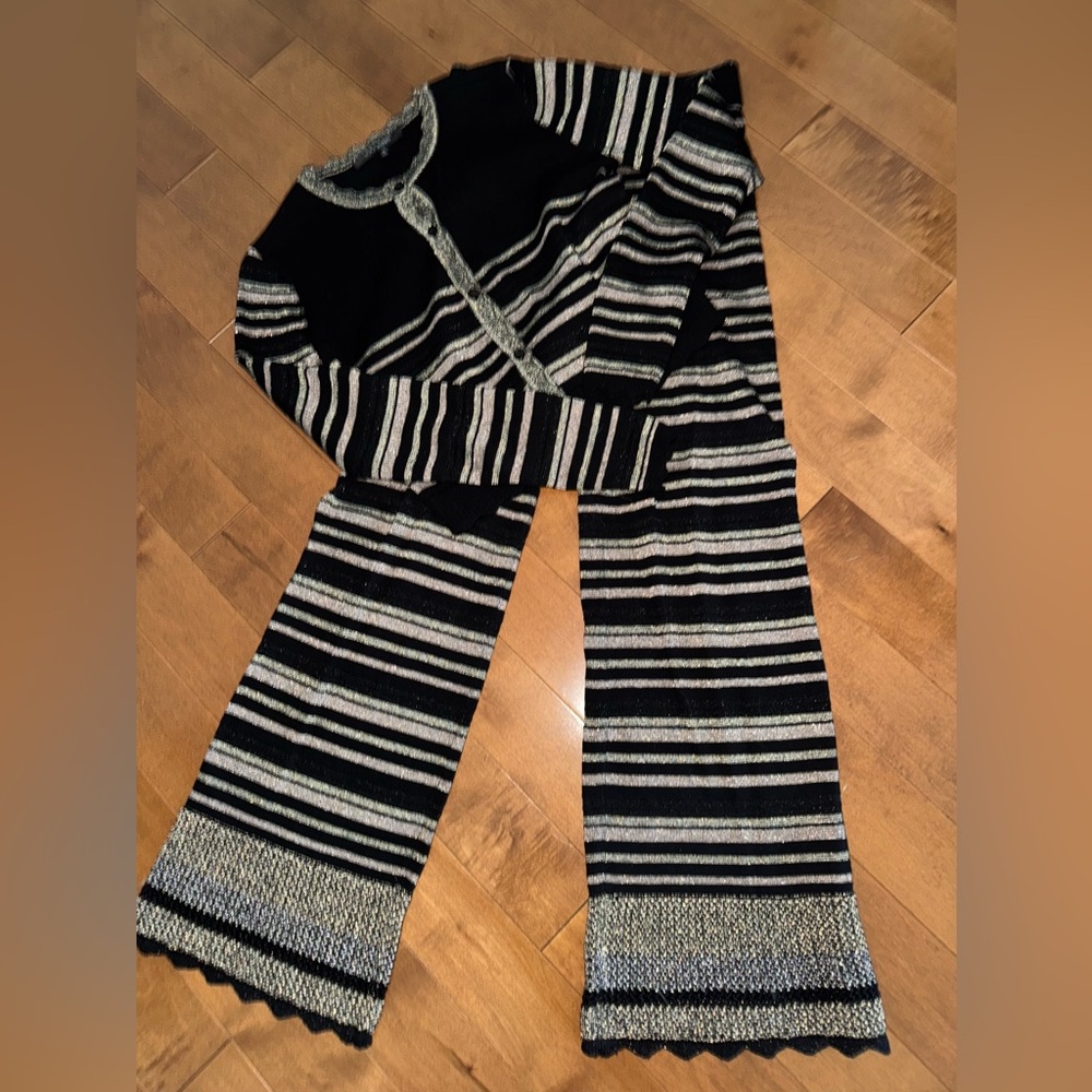 ❤️❤️Toccin NY size XS two piece outfit❤️❤️